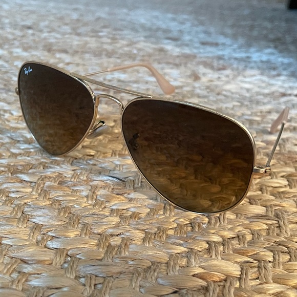 Women’s Ray Ban Brown Gradient Gold Framed Aviator Sunglasses - Picture 3 of 4